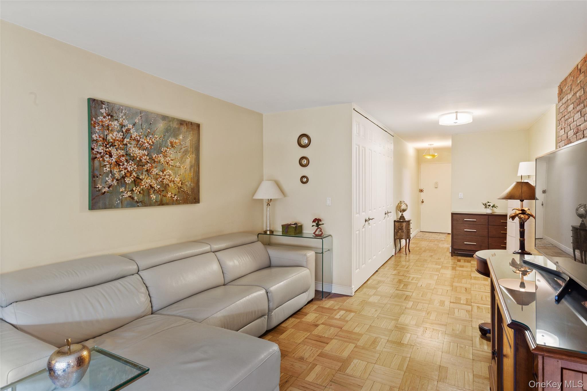 230 Garth Road # 7B1, Scarsdale, NY 10583