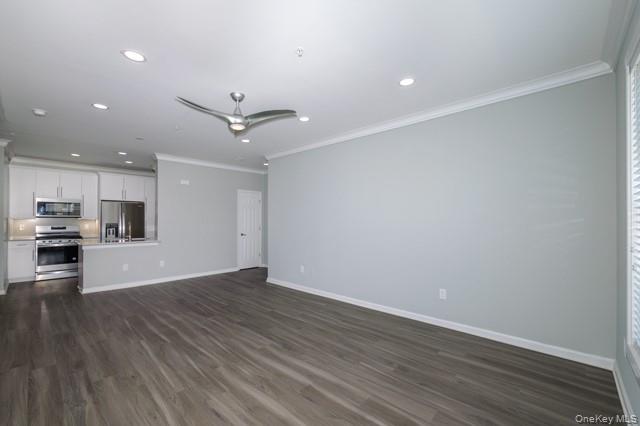 1 Charles Pond Drive # 05-522, Coram, NY 11727