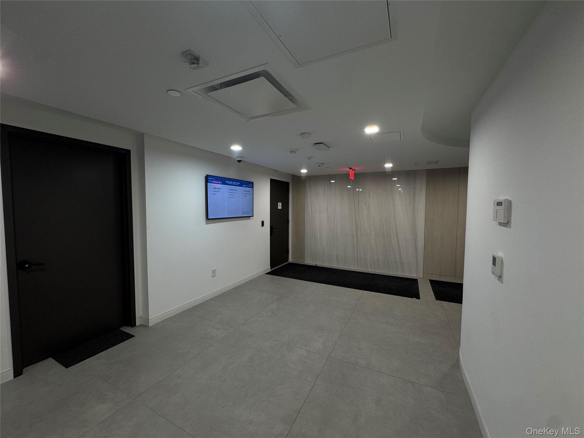 277 Northern Blvd # 2, Great Neck, NY 11021