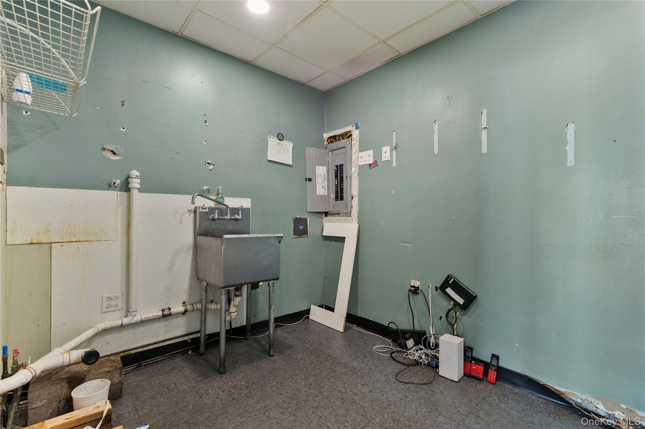 1048 W Beech Street, Long Beach, NY 11561