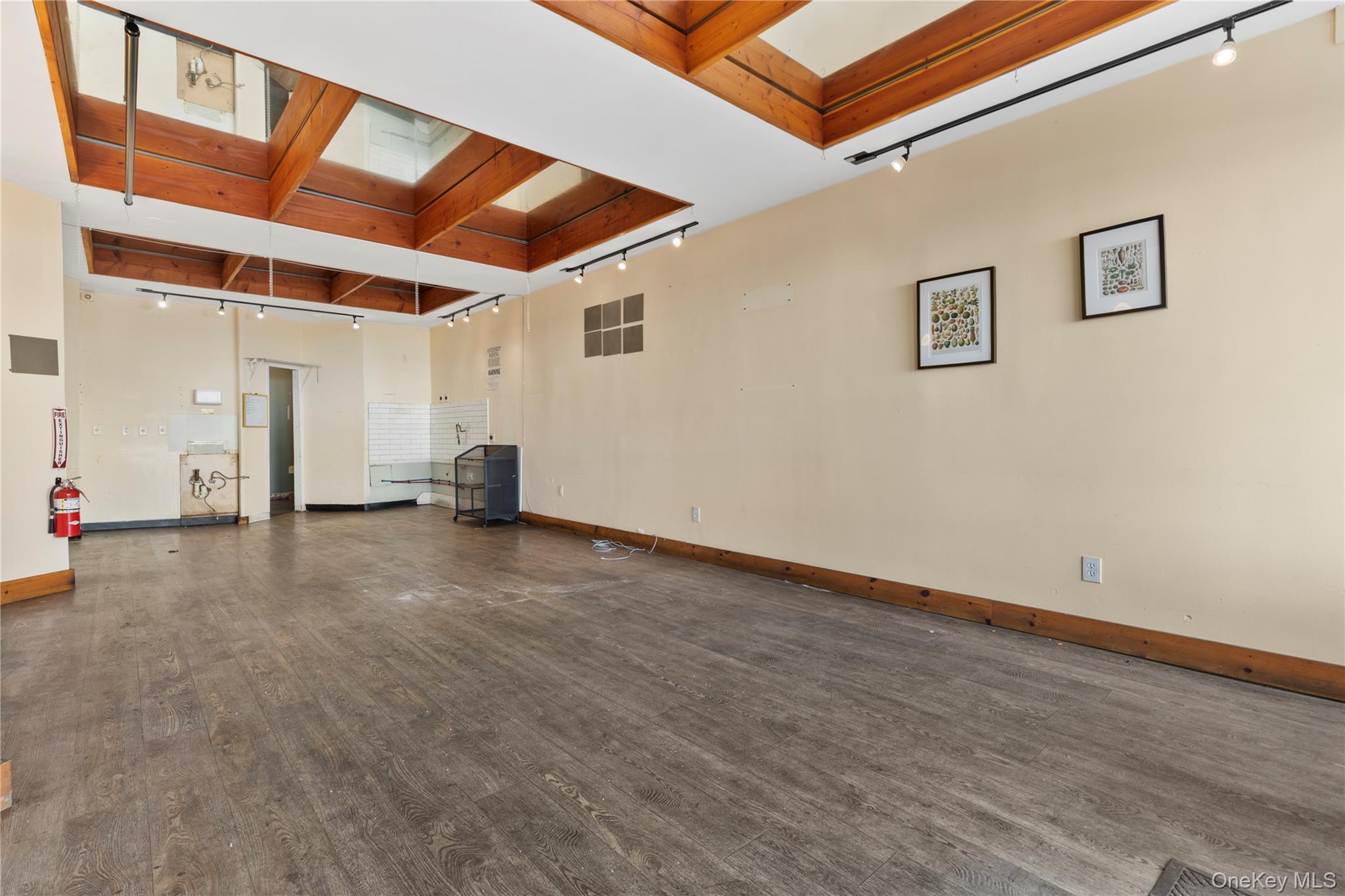 1048 W Beech Street, Long Beach, NY 11561