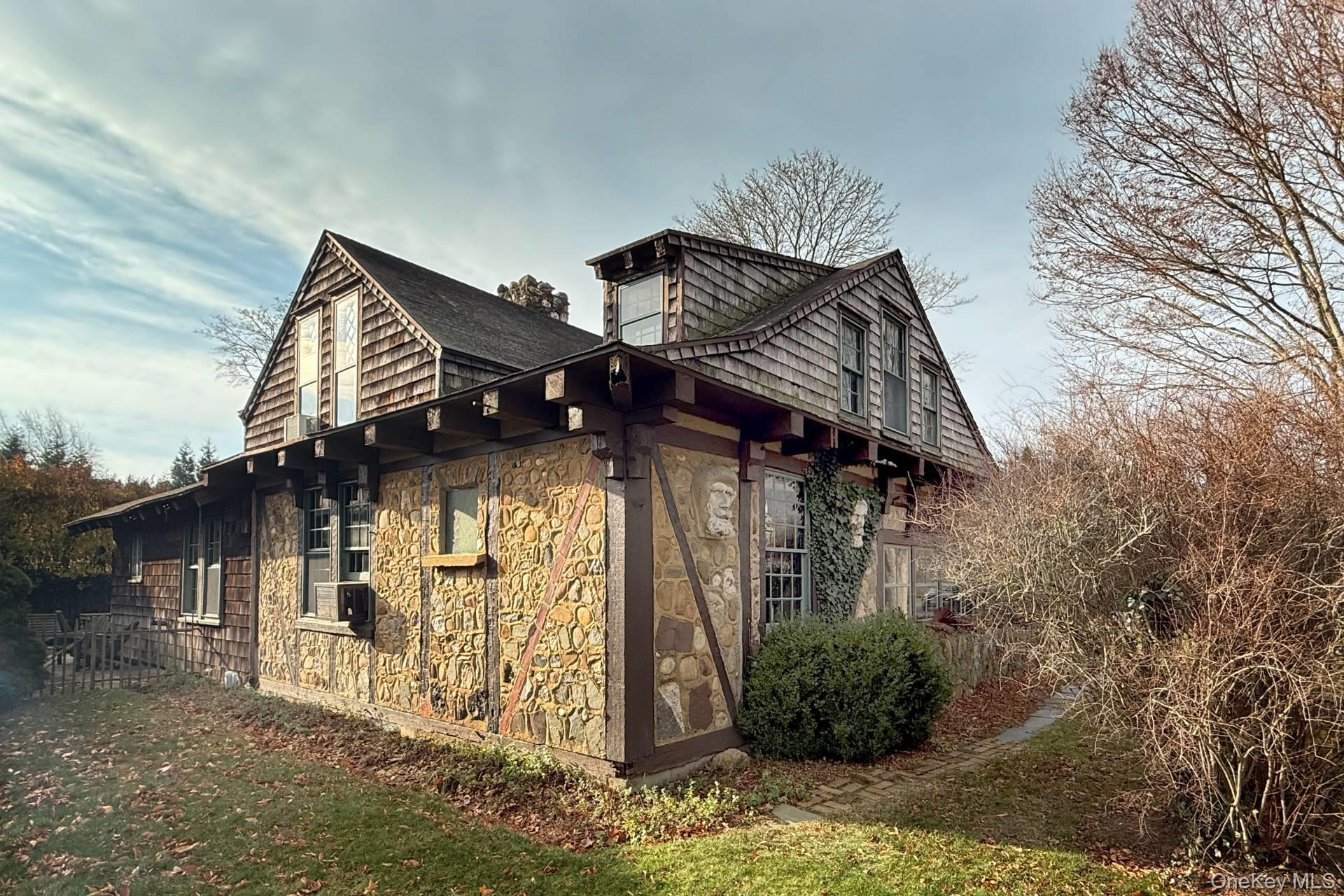 10 John Street, Southampton, NY 11968