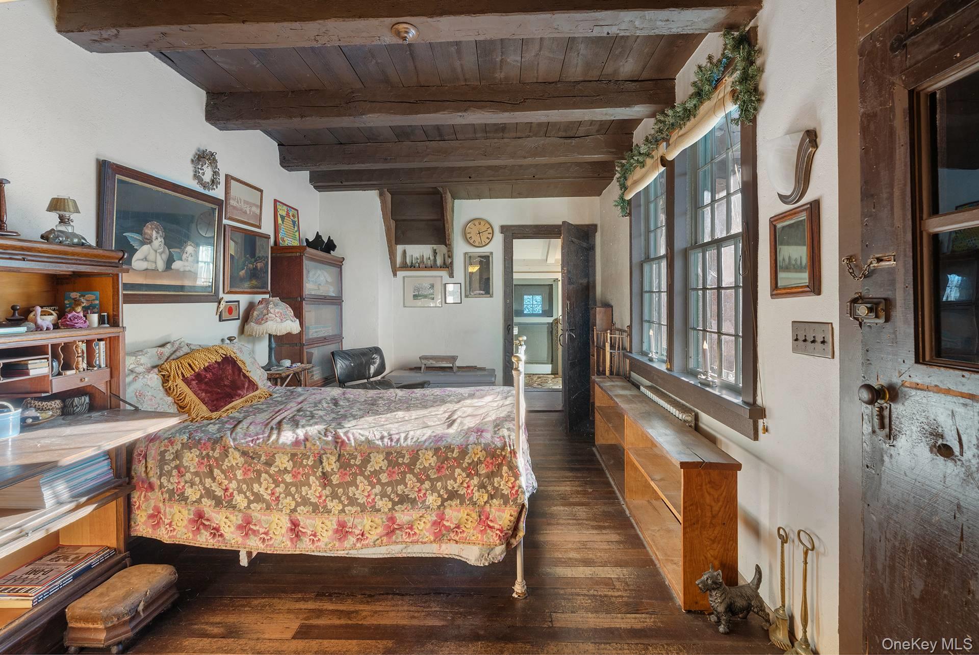 10 John Street, Southampton, NY 11968