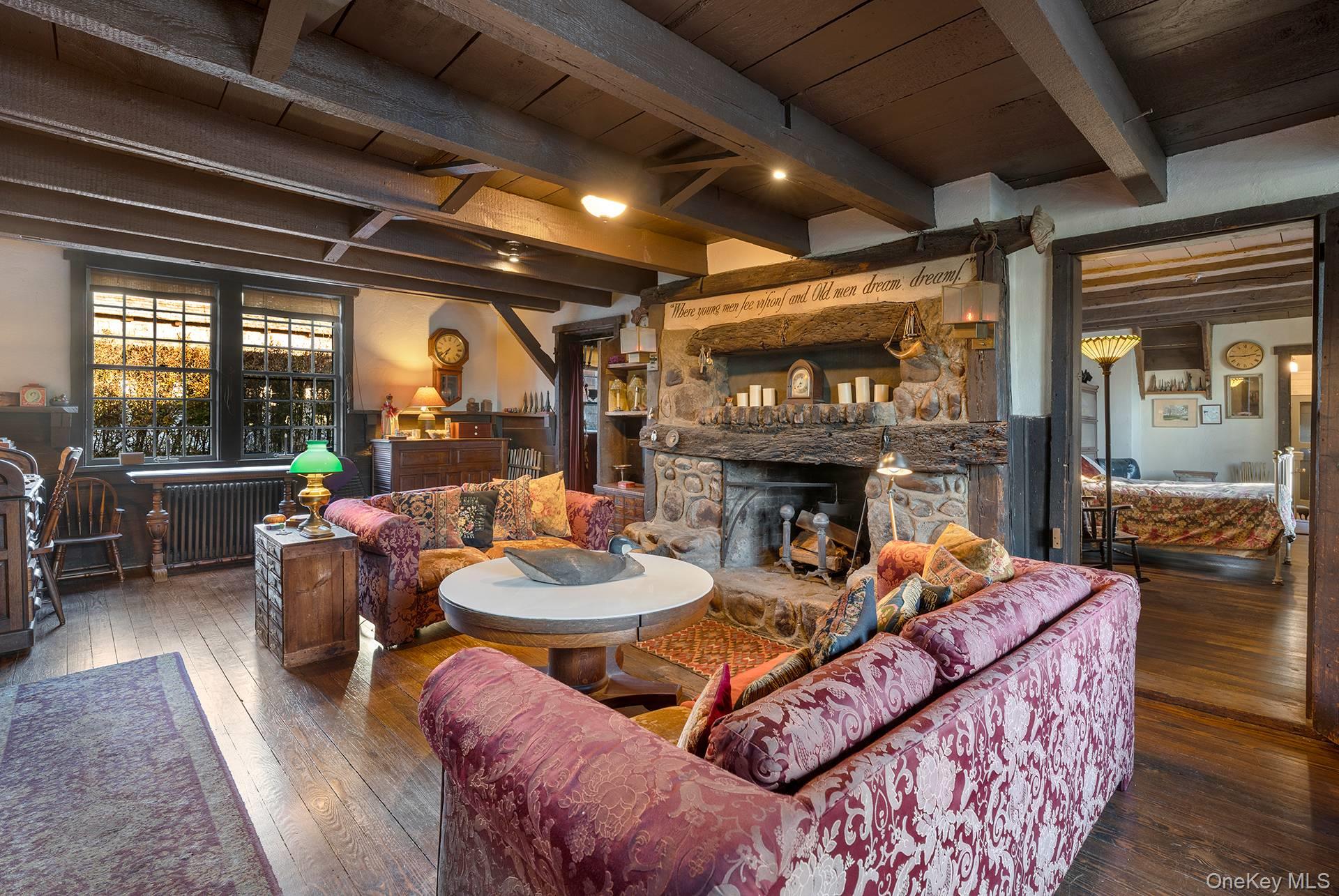 10 John Street, Southampton, NY 11968