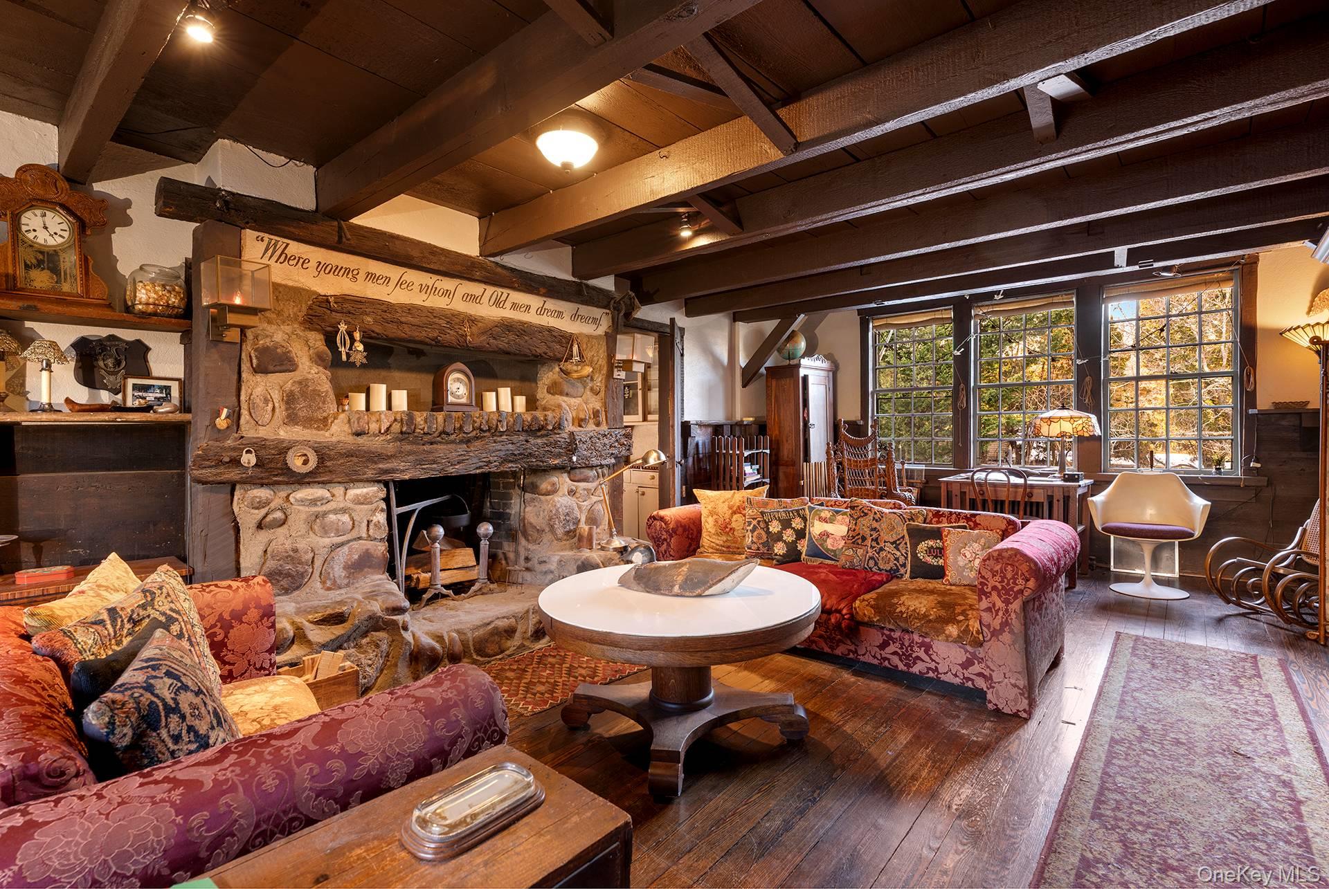 10 John Street, Southampton, NY 11968