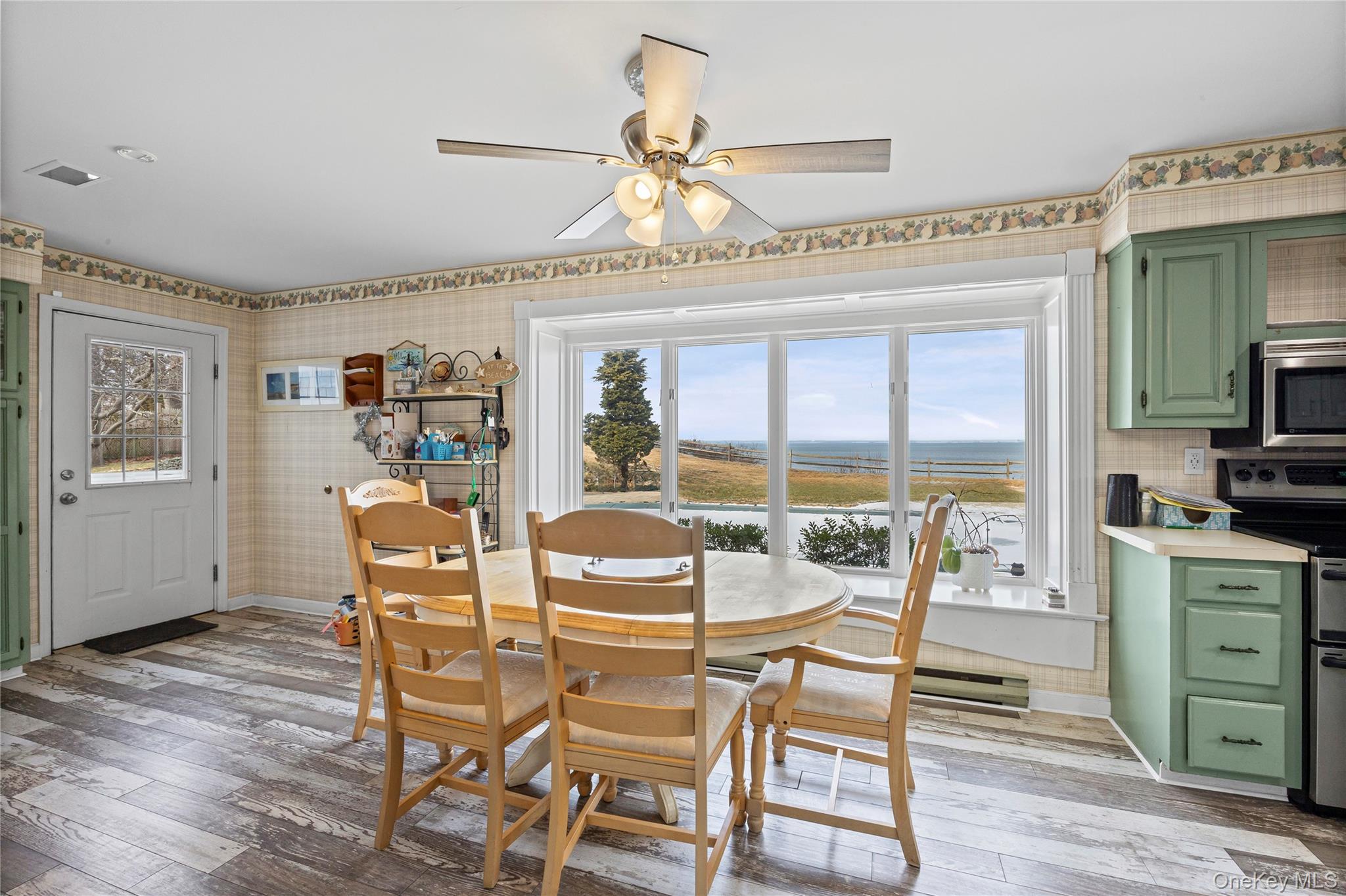 21 Seacliff Lane, Miller Place, NY 11764