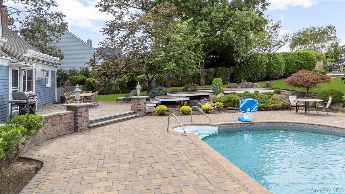 21 Seacliff Lane, Miller Place, NY 11764