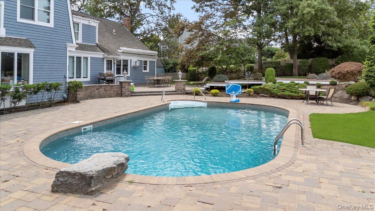 21 Seacliff Lane, Miller Place, NY 11764