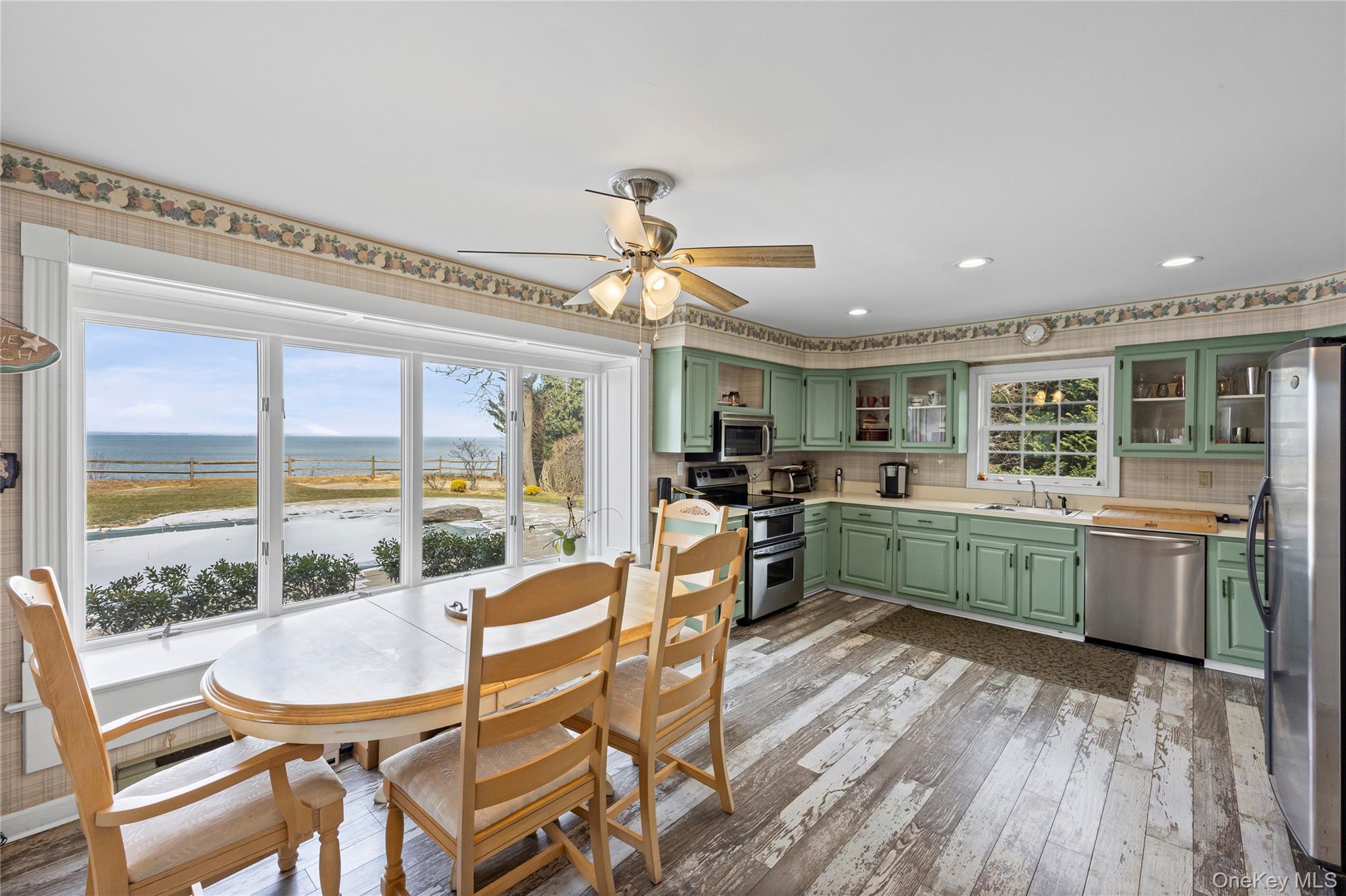 21 Seacliff Lane, Miller Place, NY 11764