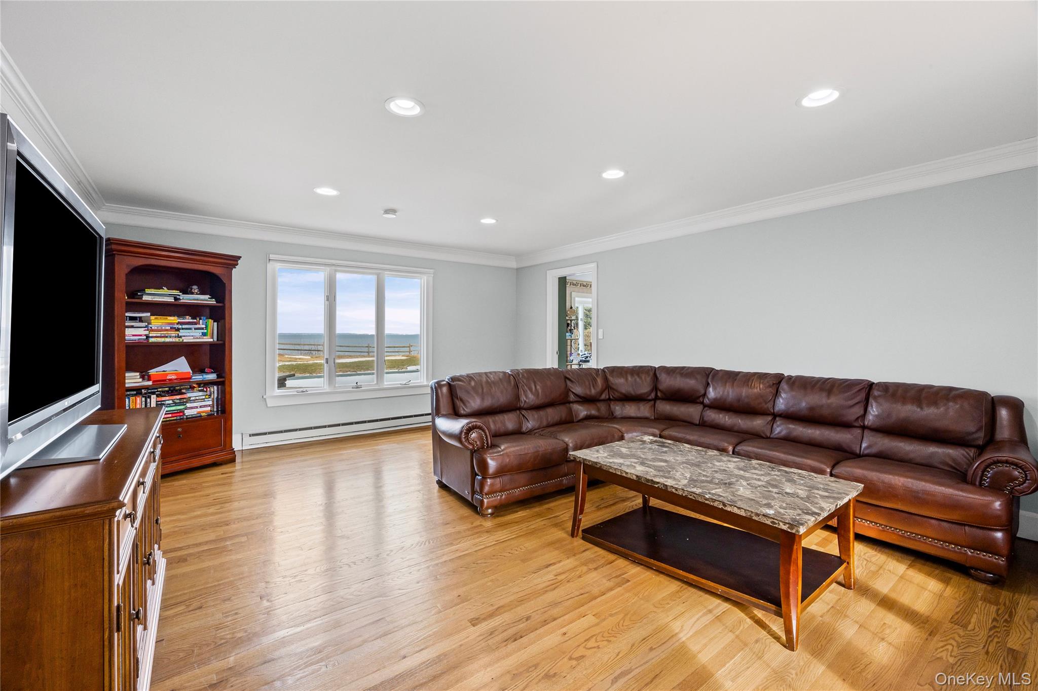 21 Seacliff Lane, Miller Place, NY 11764