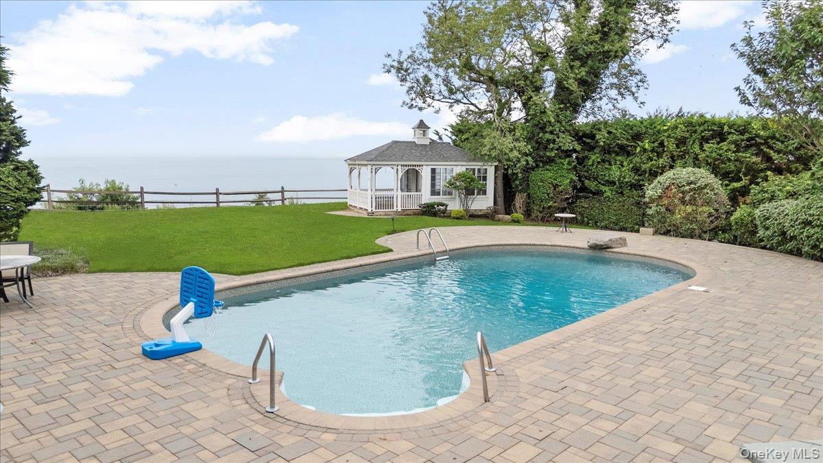 21 Seacliff Lane, Miller Place, NY 11764