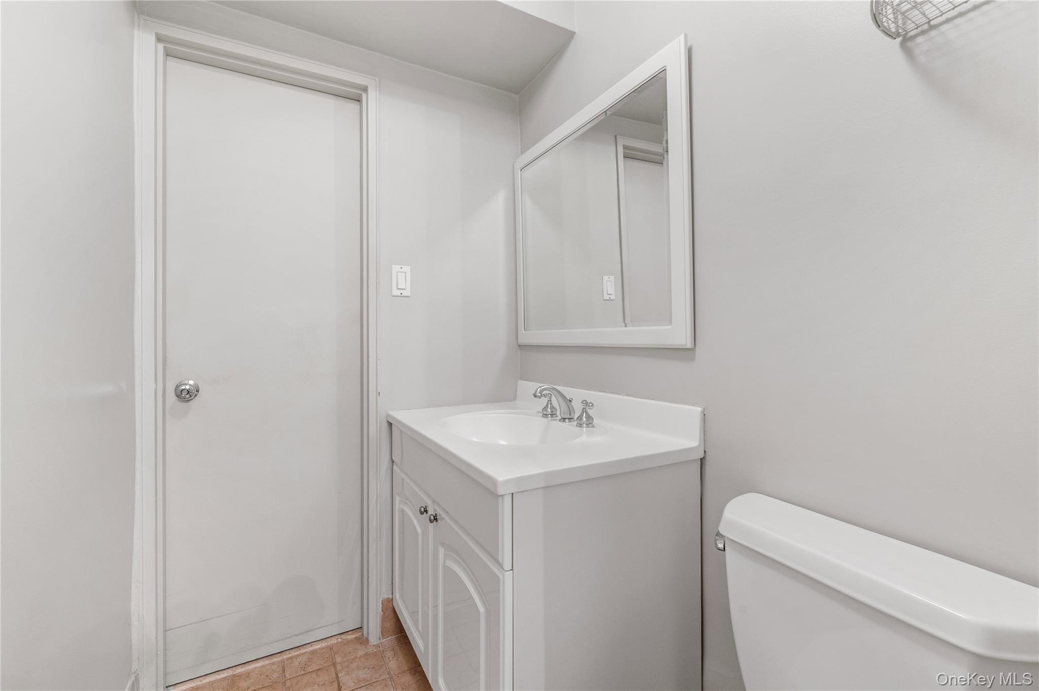 25 Chapel Place # 2L, Great Neck, NY 11021
