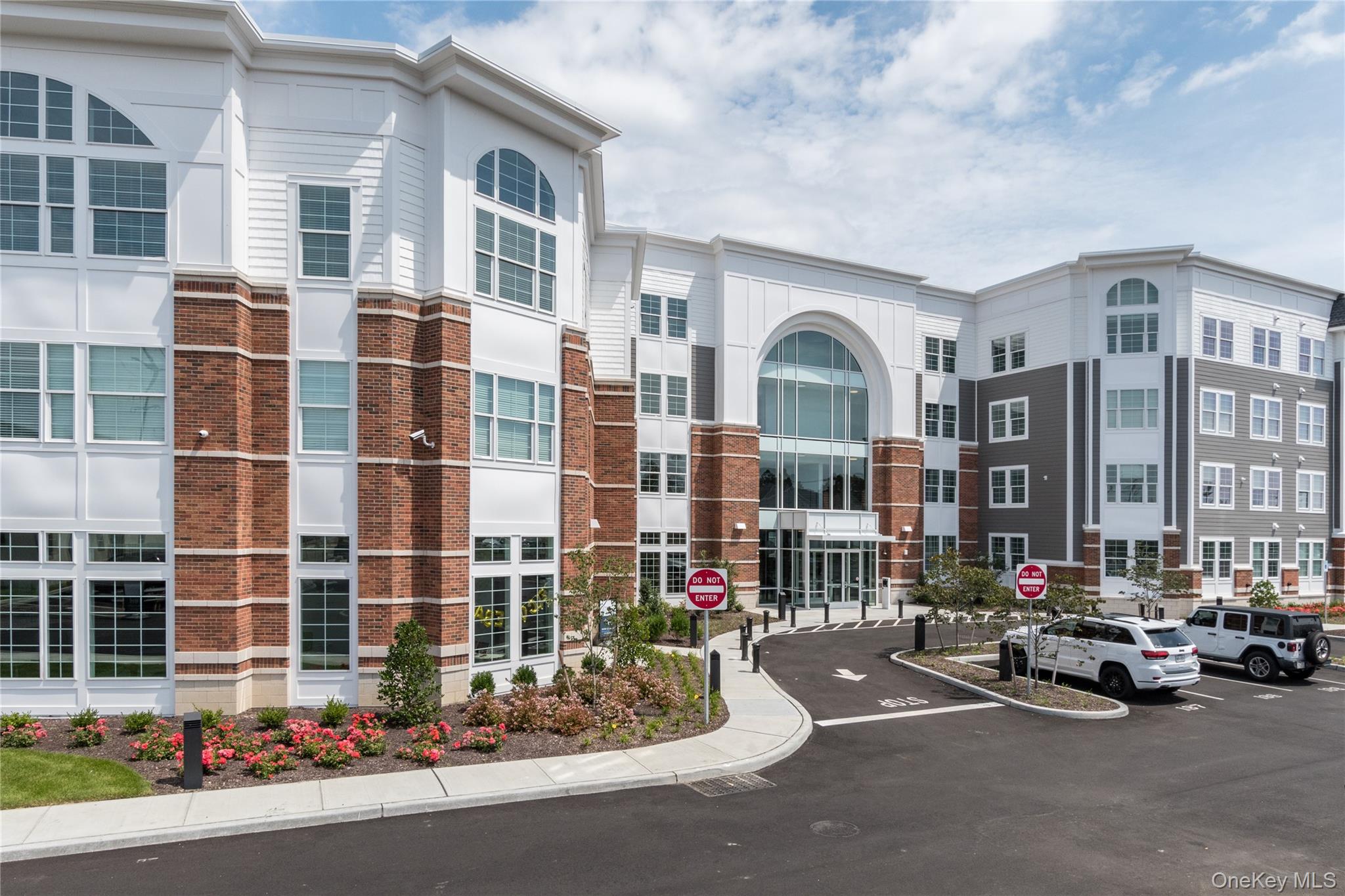 75 E Hoffman Avenue # 2018, Lindenhurst, NY 11757