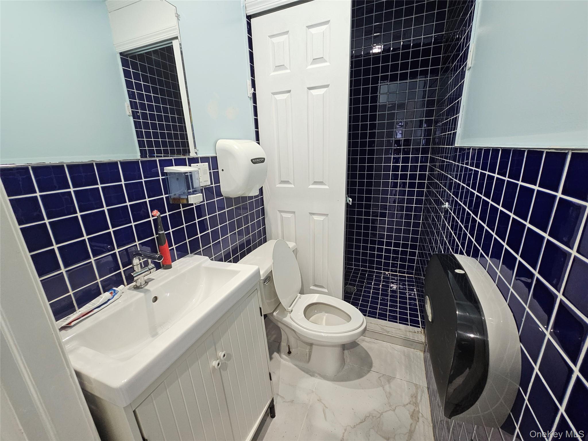 3526 31st Street, Astoria, NY 11106