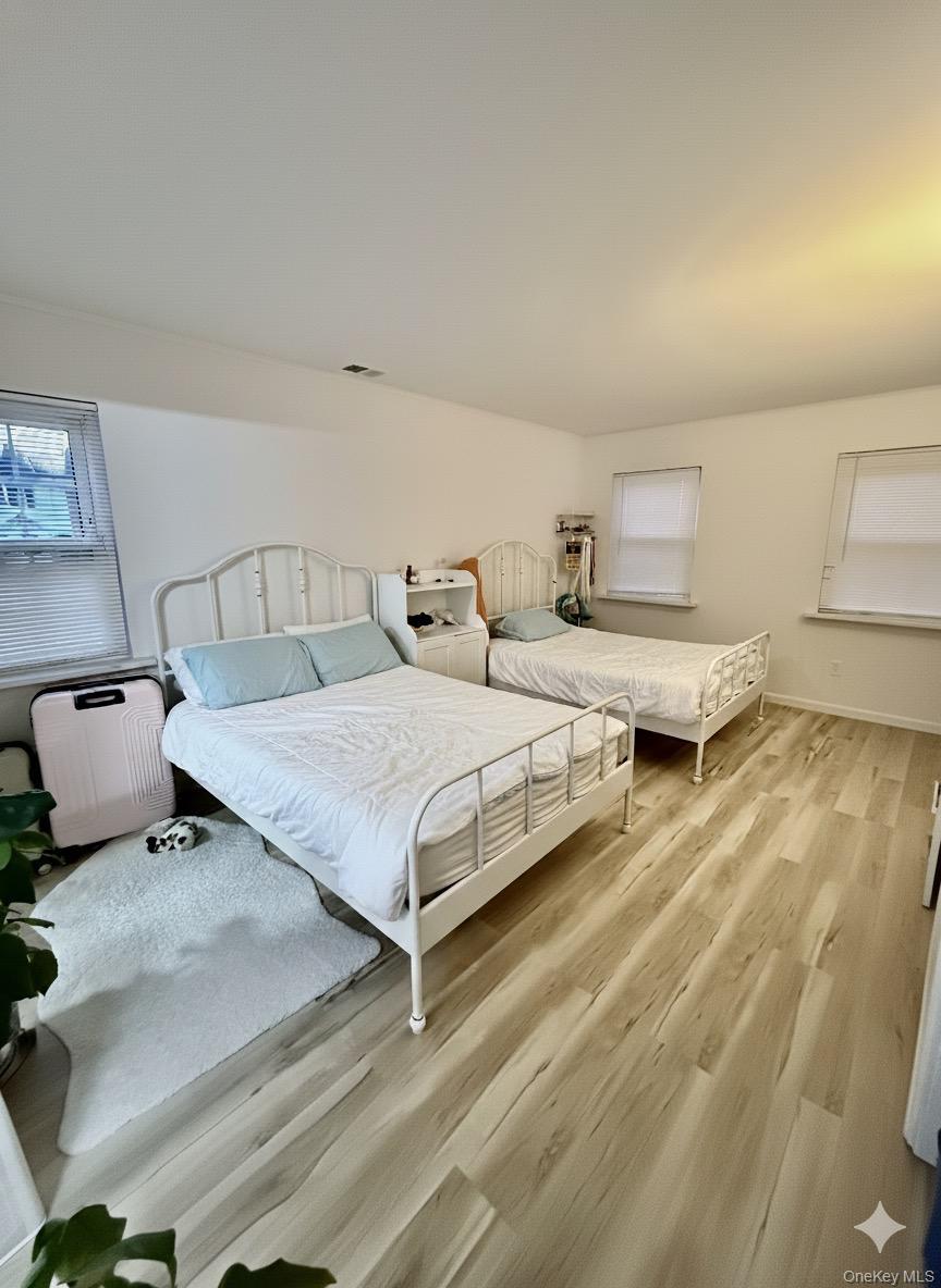 128 Santa Barbara Drive # 128, Plainview, NY 11803