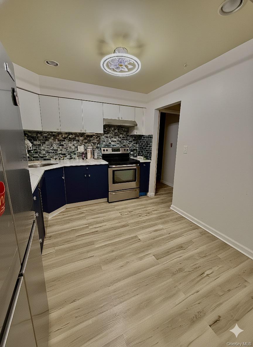 128 Santa Barbara Drive # 128, Plainview, NY 11803