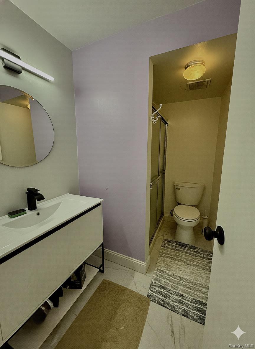 128 Santa Barbara Drive # 128, Plainview, NY 11803