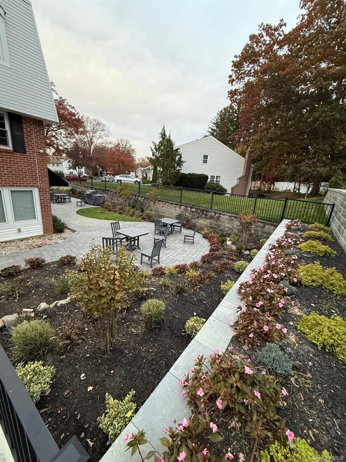 128 Santa Barbara Drive # 128, Plainview, NY 11803