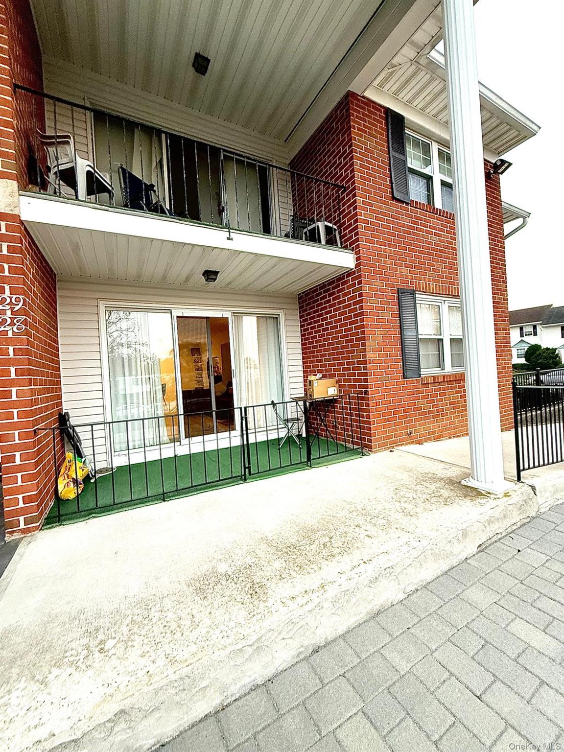 128 Santa Barbara Drive # 128, Plainview, NY 11803