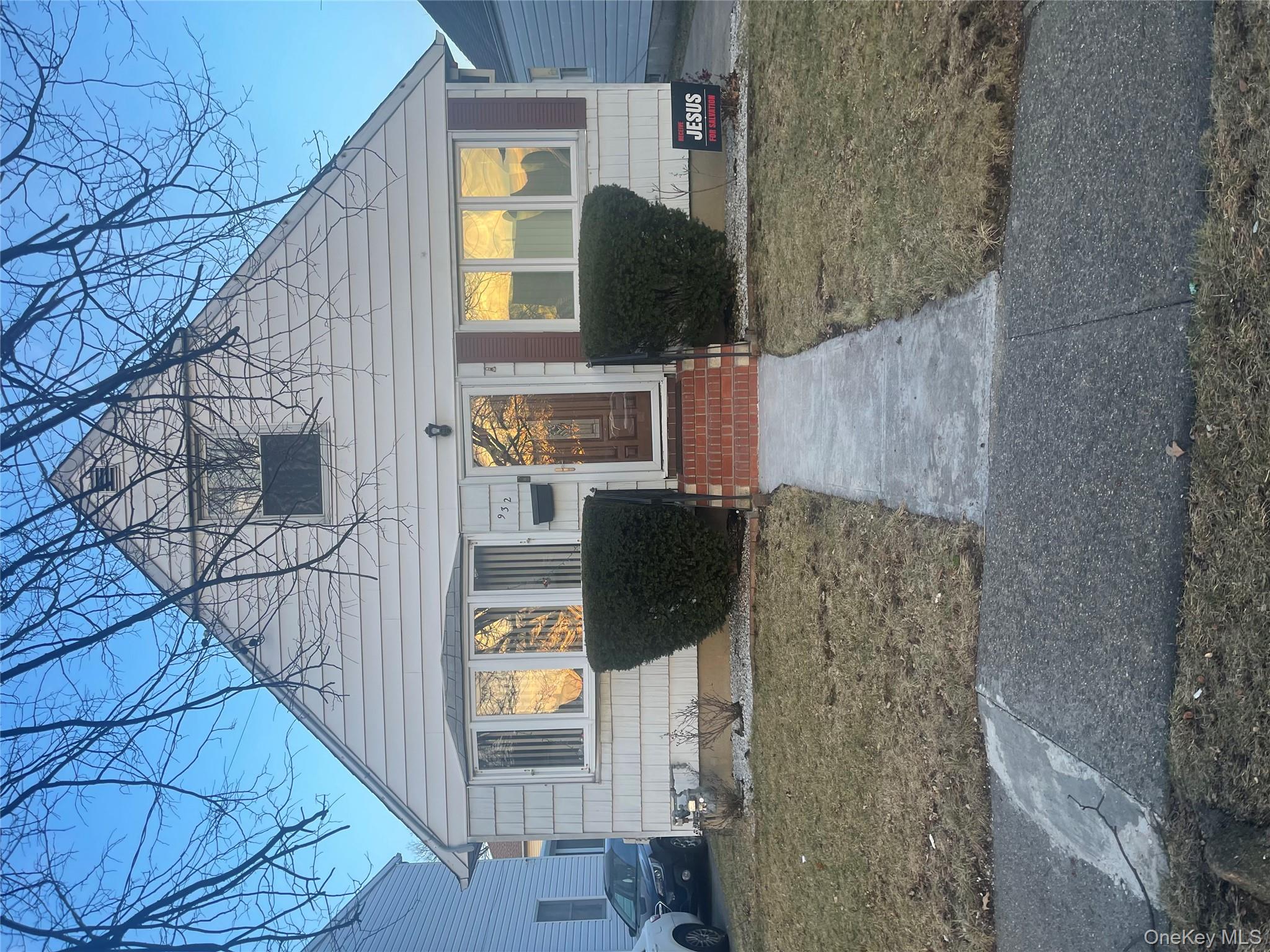 932 Cherry Lane, Floral Park, NY 11001