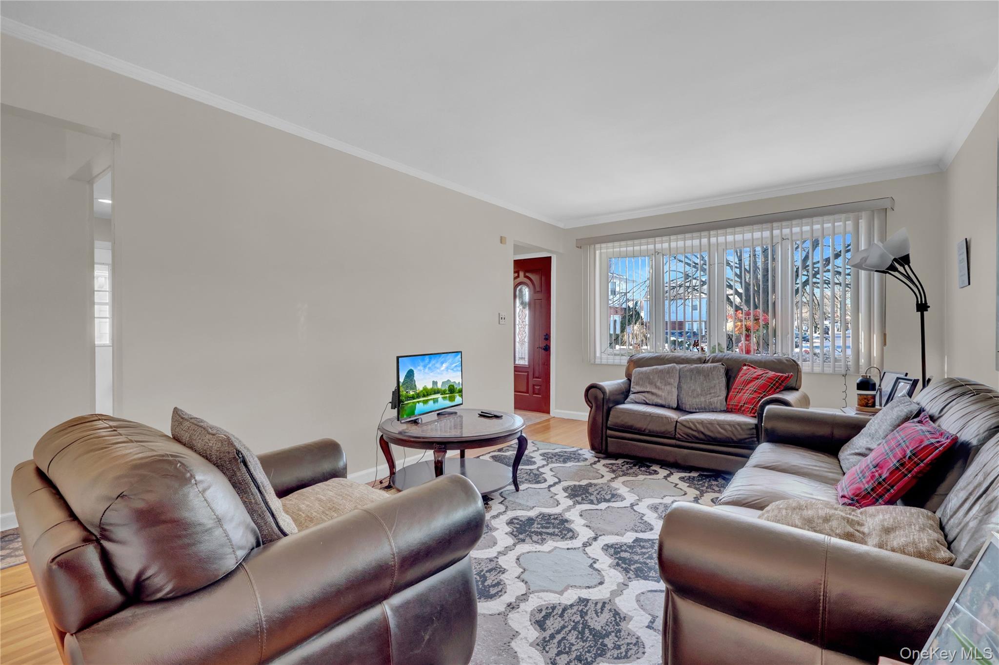 932 Cherry Lane, Floral Park, NY 11001