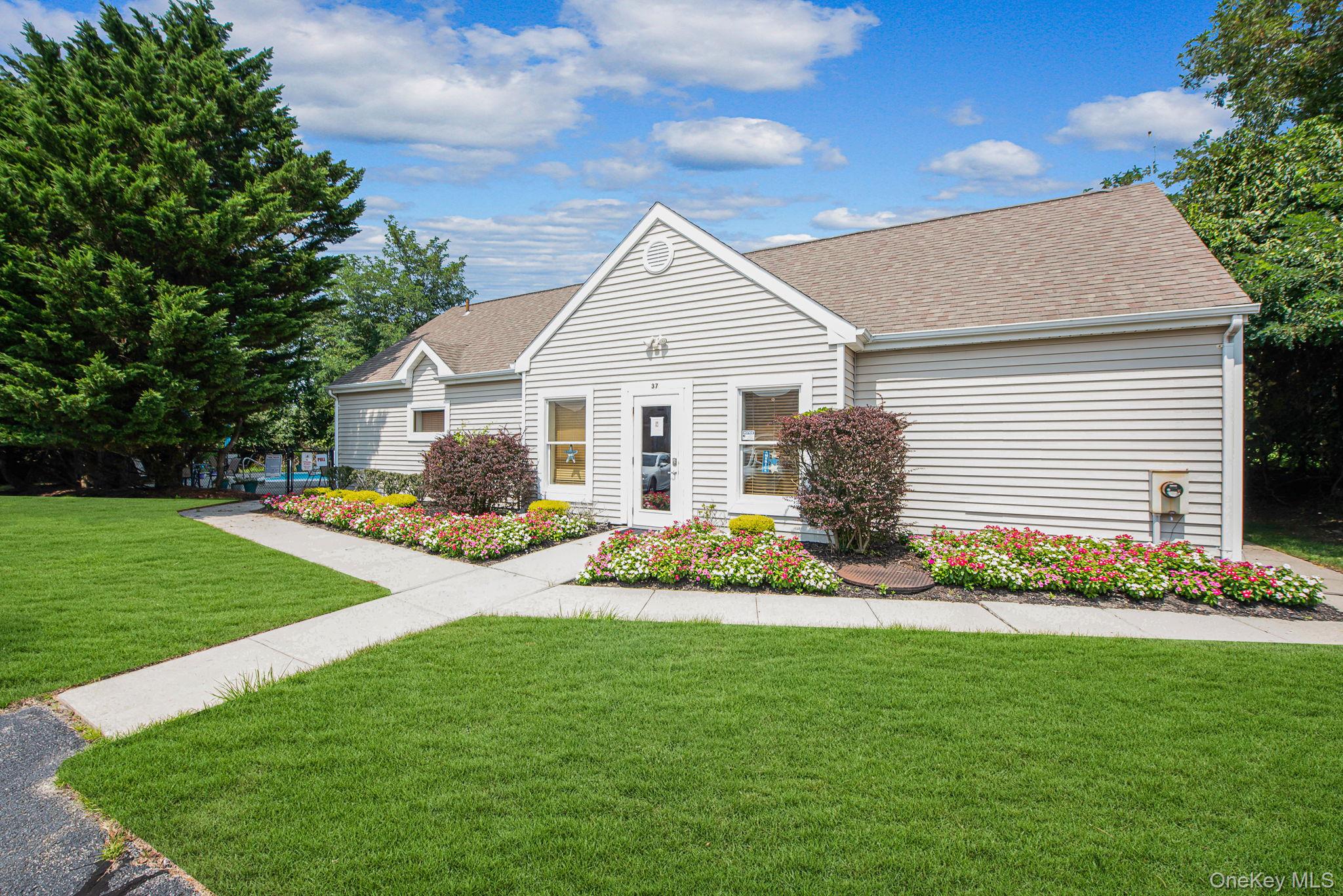 24 Spinnaker Lane # 24, East Patchogue, NY 11772