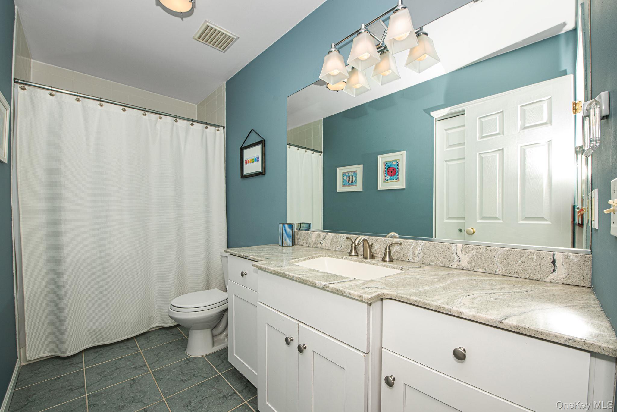 24 Spinnaker Lane # 24, East Patchogue, NY 11772