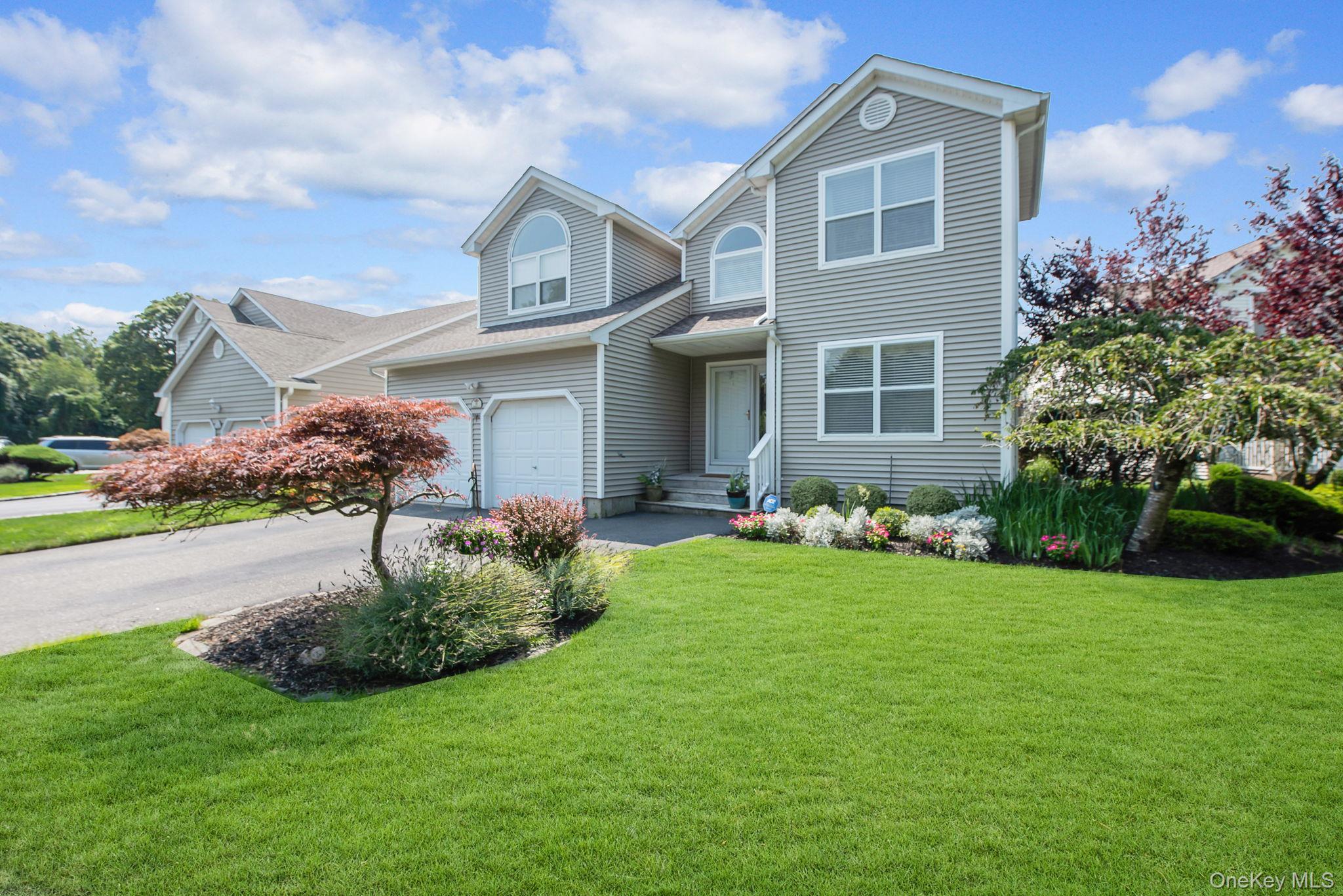 24 Spinnaker Lane # 24, East Patchogue, NY 11772