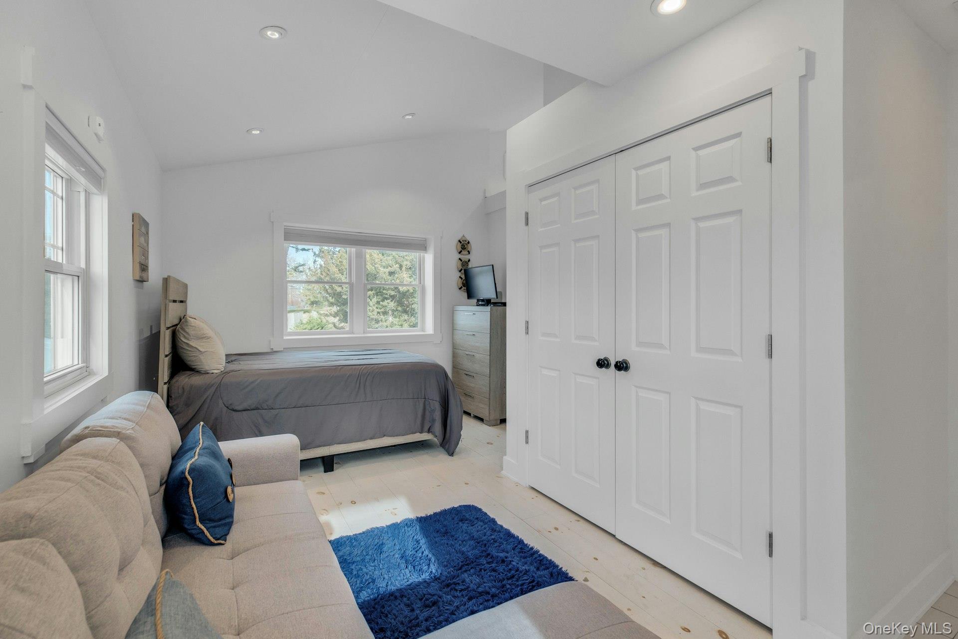 7 Springville Circle, Hampton Bays, NY 11946