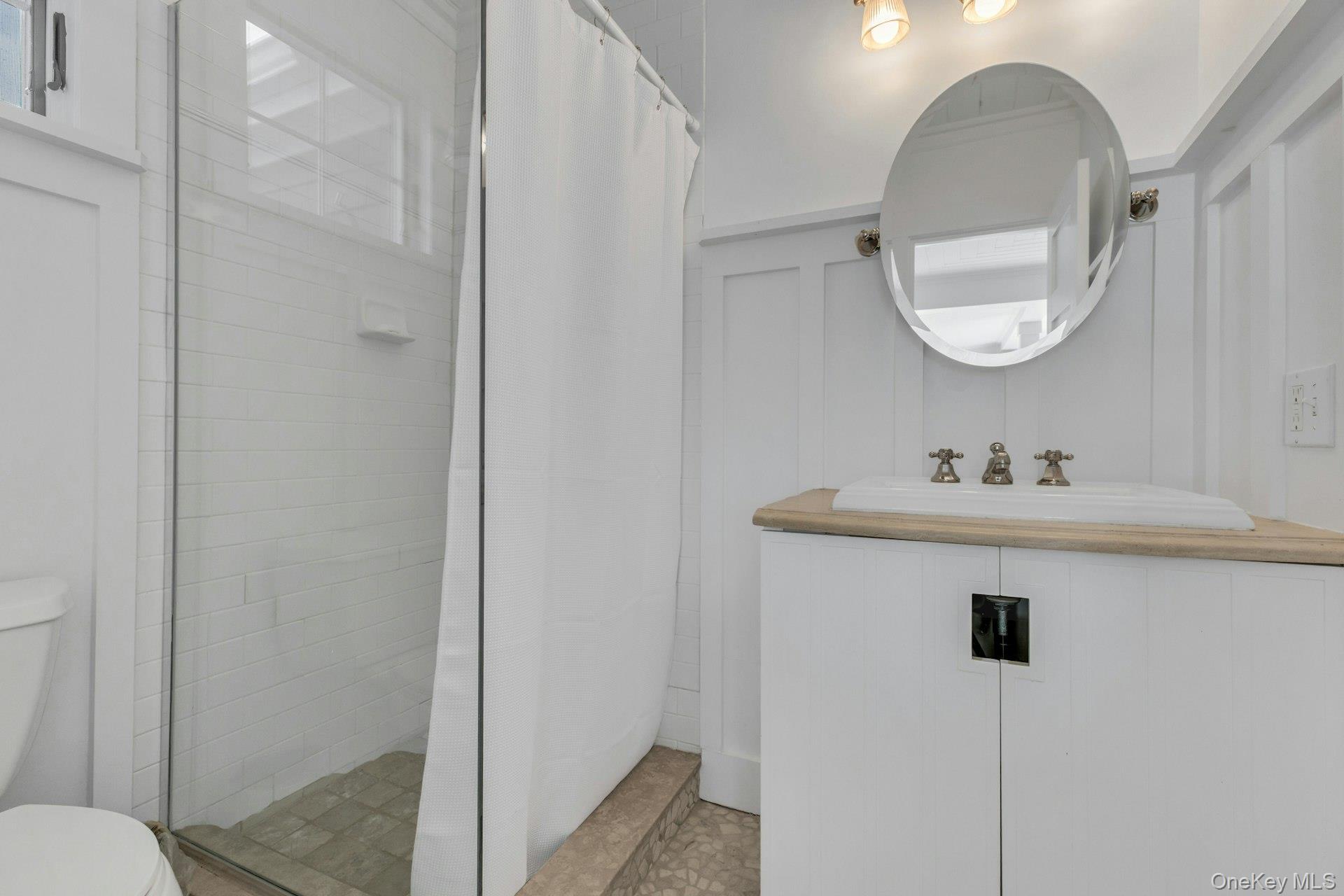 7 Springville Circle, Hampton Bays, NY 11946