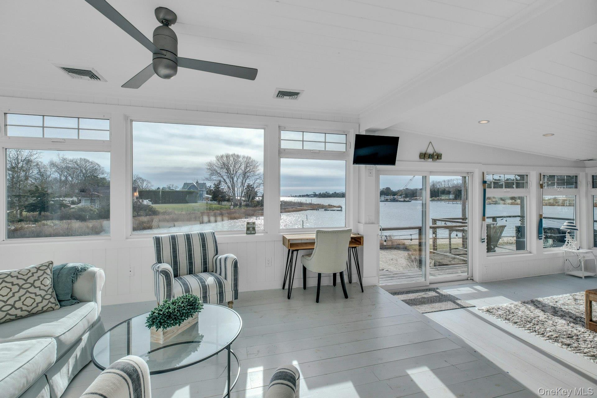 7 Springville Circle, Hampton Bays, NY 11946