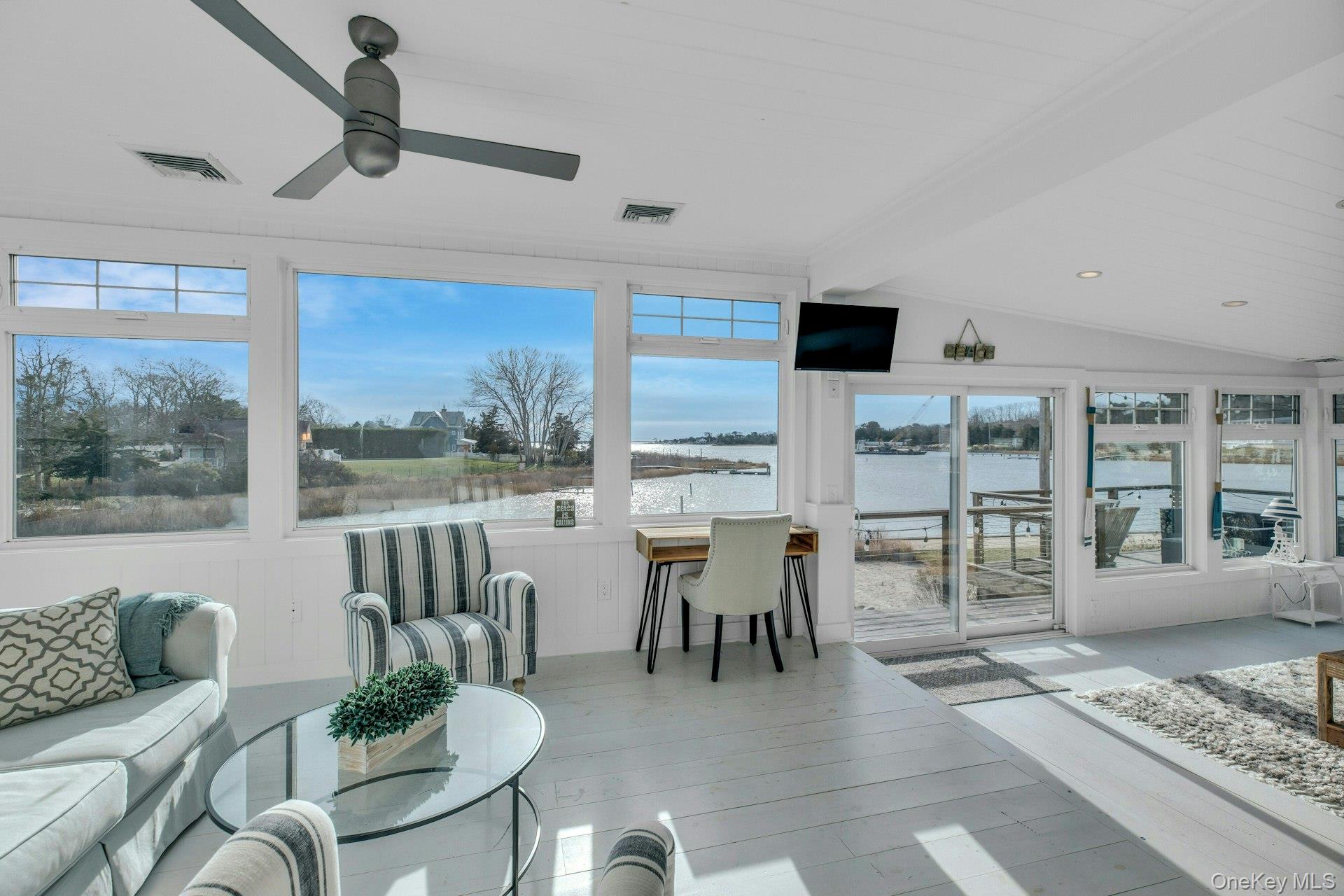 7 Springville Circle, Hampton Bays, NY 11946