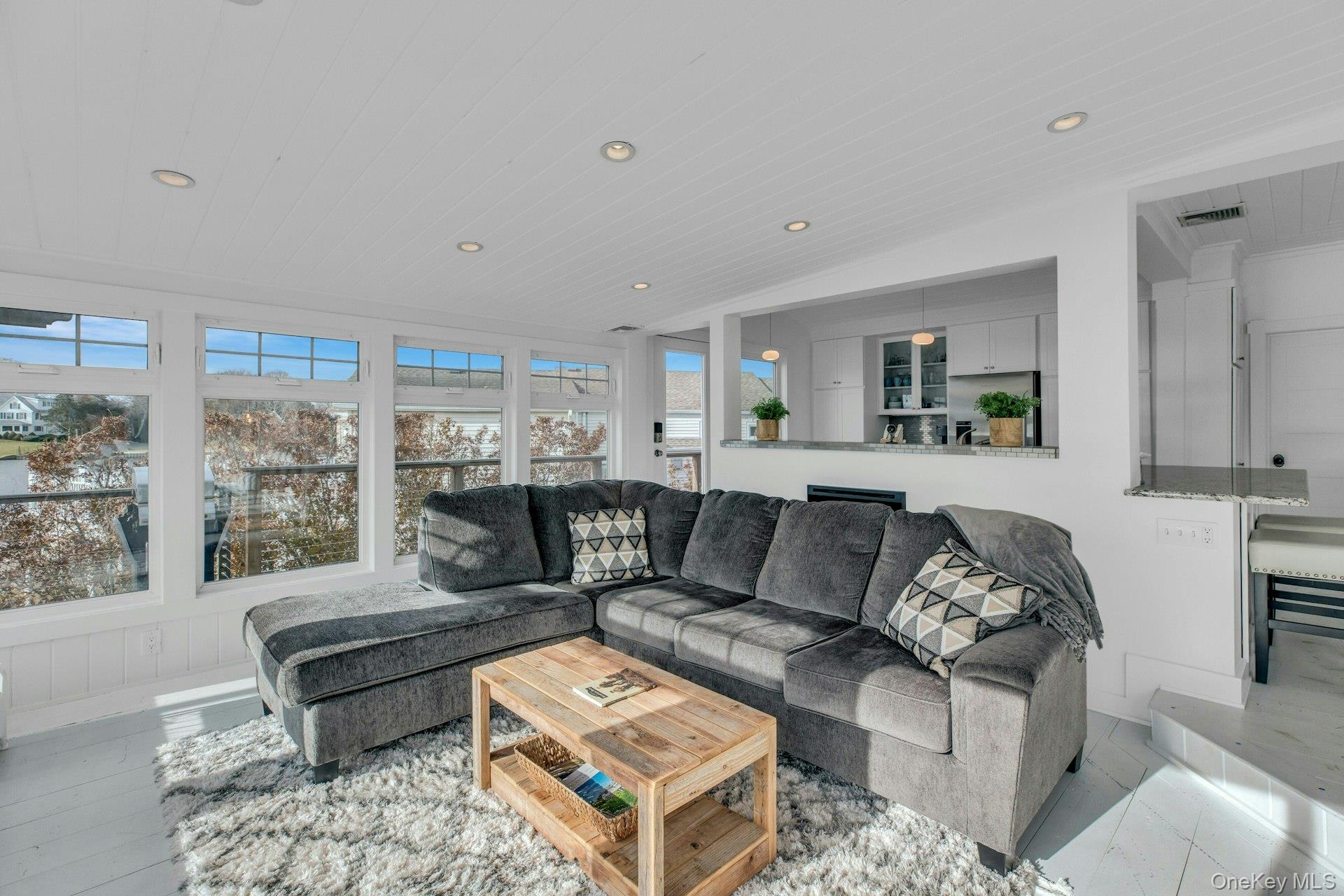 7 Springville Circle, Hampton Bays, NY 11946