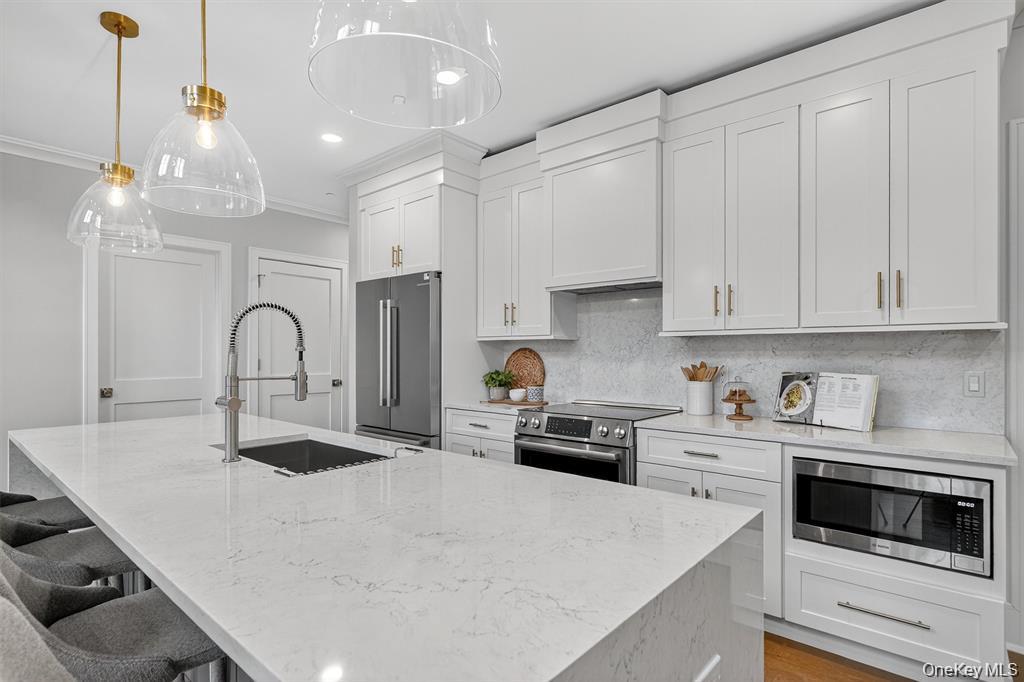 1828 Soundview Court, Yorktown Heights, NY 10598