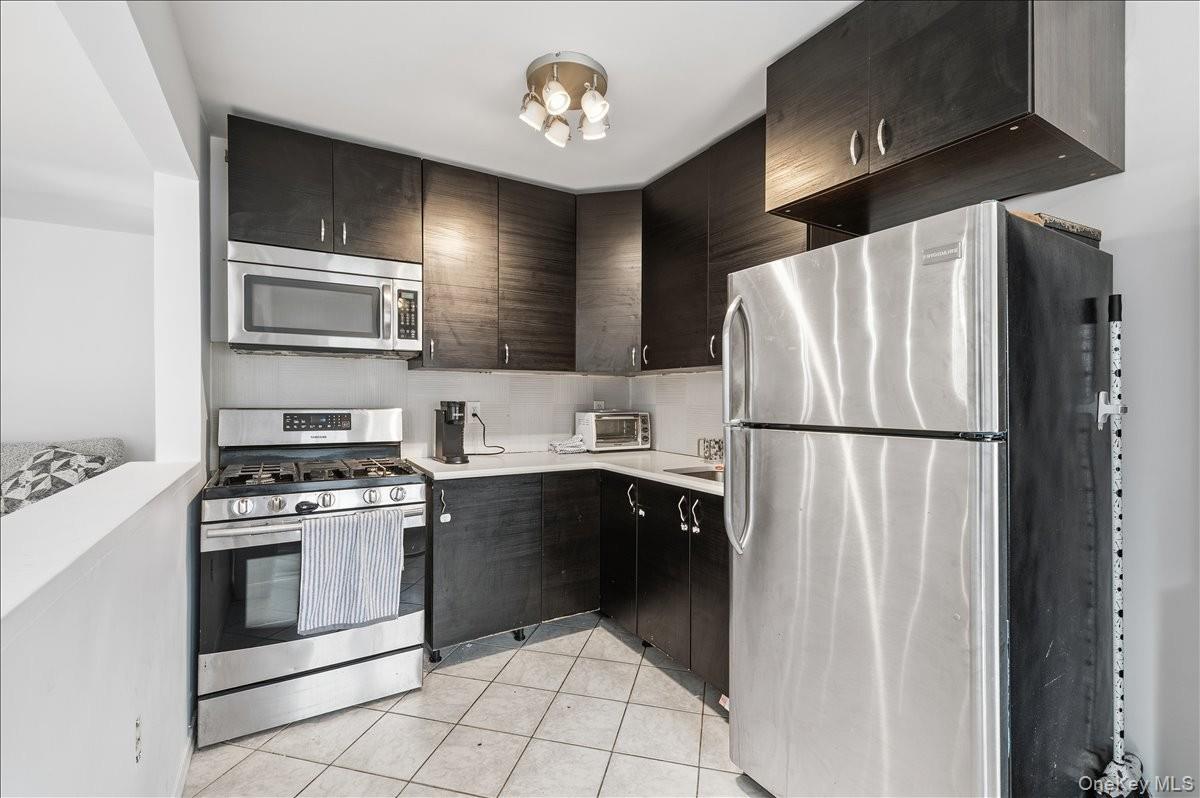 1210 Plainview Avenue, Far Rockaway, NY 11691