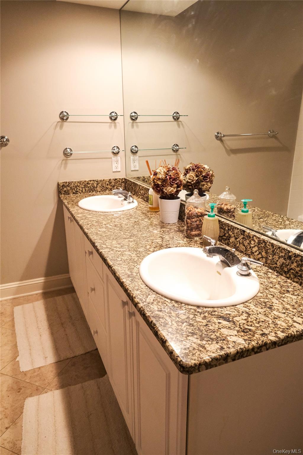 6 Holly Knolls, Armonk, NY 10504