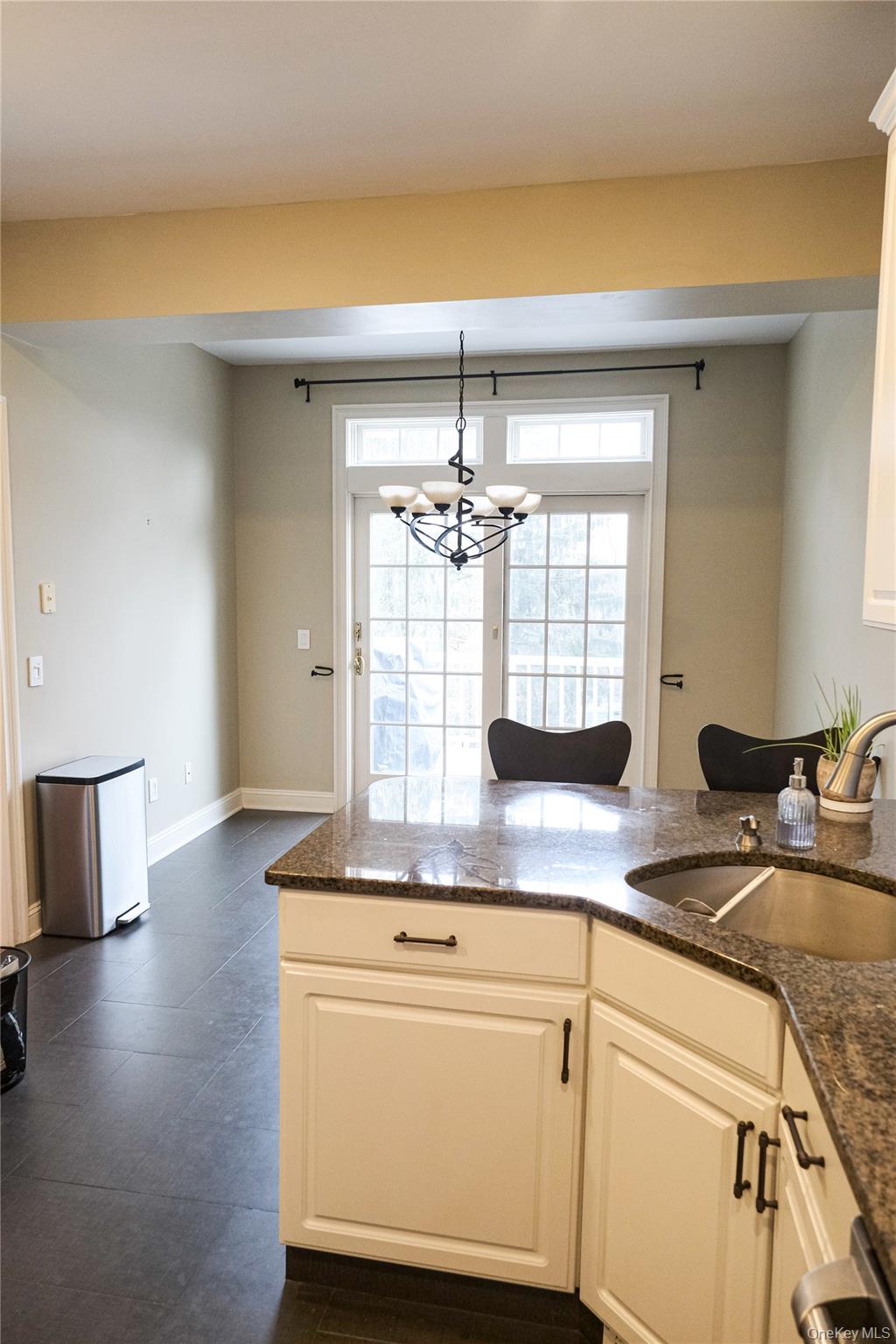 6 Holly Knolls, Armonk, NY 10504