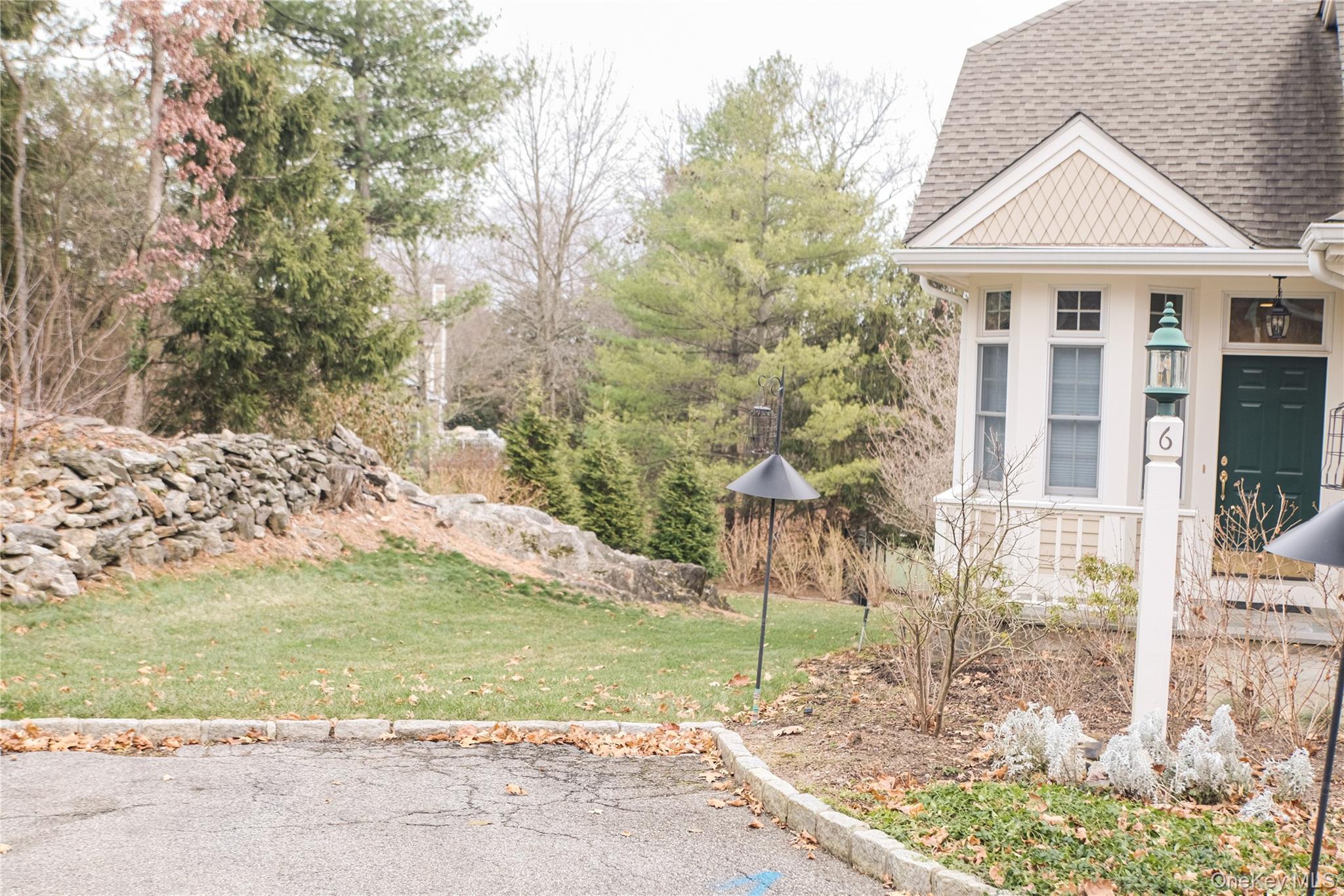 6 Holly Knolls, Armonk, NY 10504