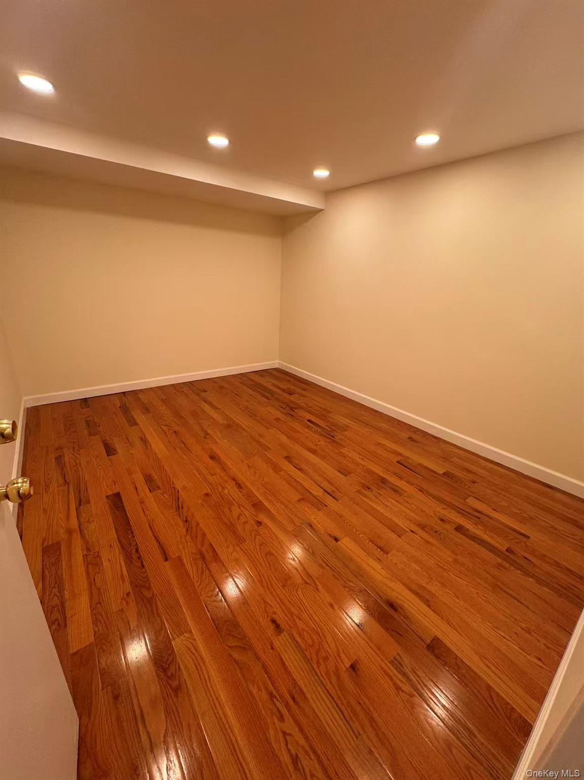 13332 41st Road # 3B, Flushing, NY 11355