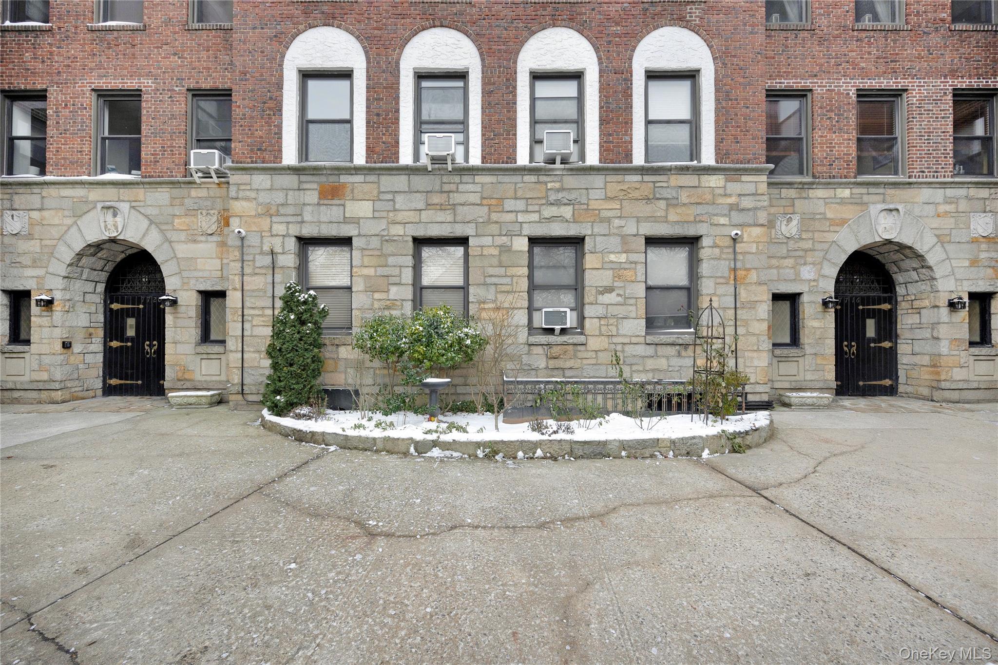 7716 Austin Street # 2K, Forest Hills, NY 11375