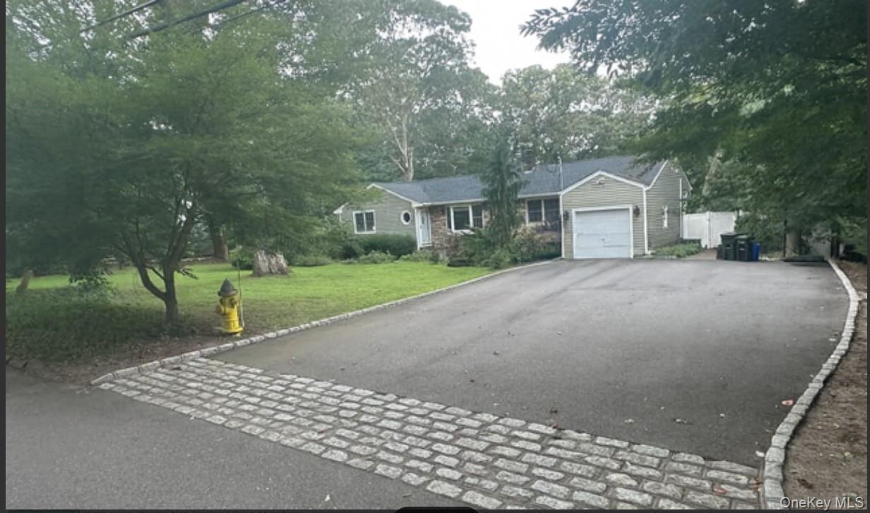 19 New Mill Road, Smithtown, NY 11787