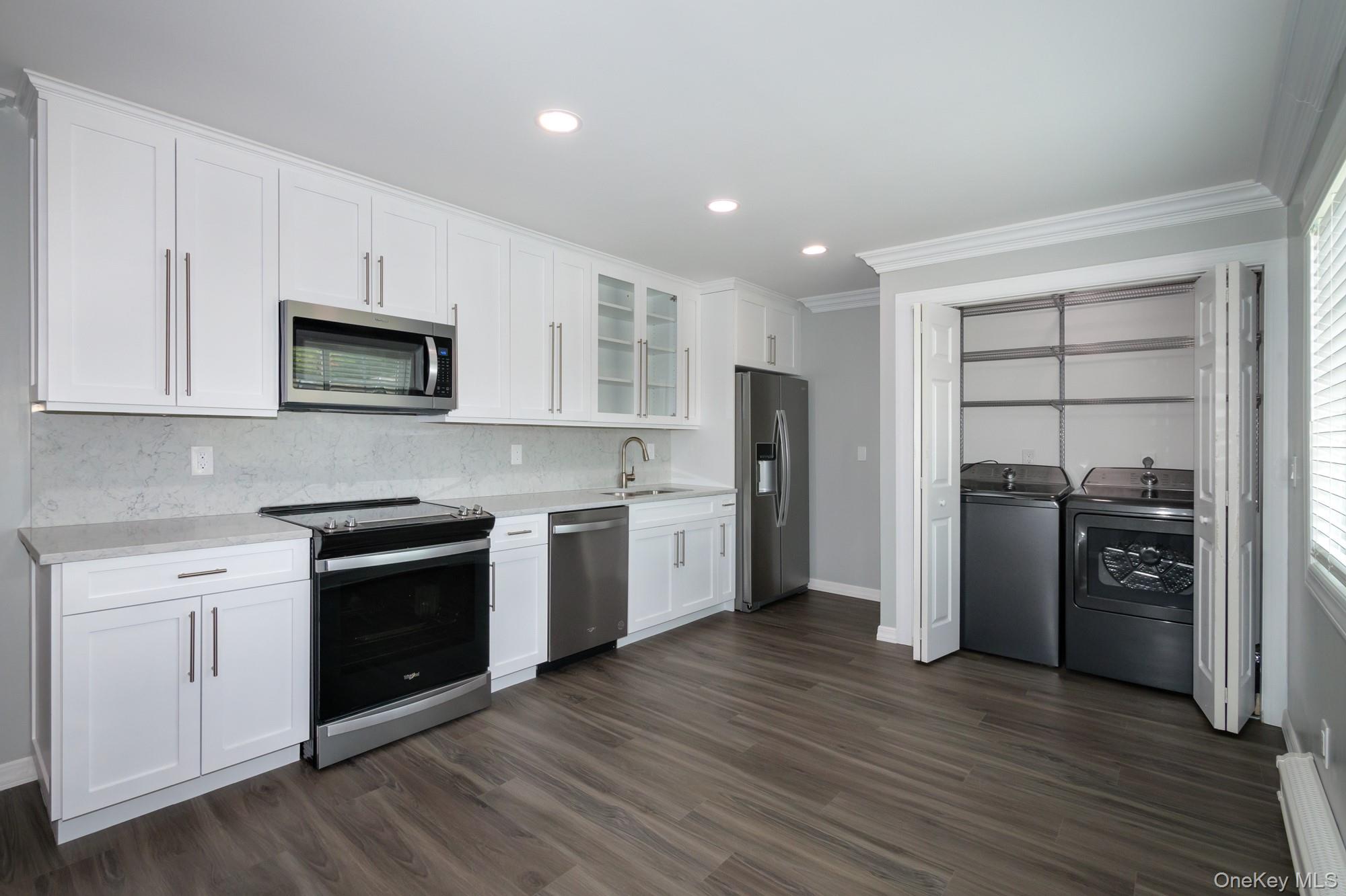 160 Cassa Loop # 160, Holtsville, NY 11742