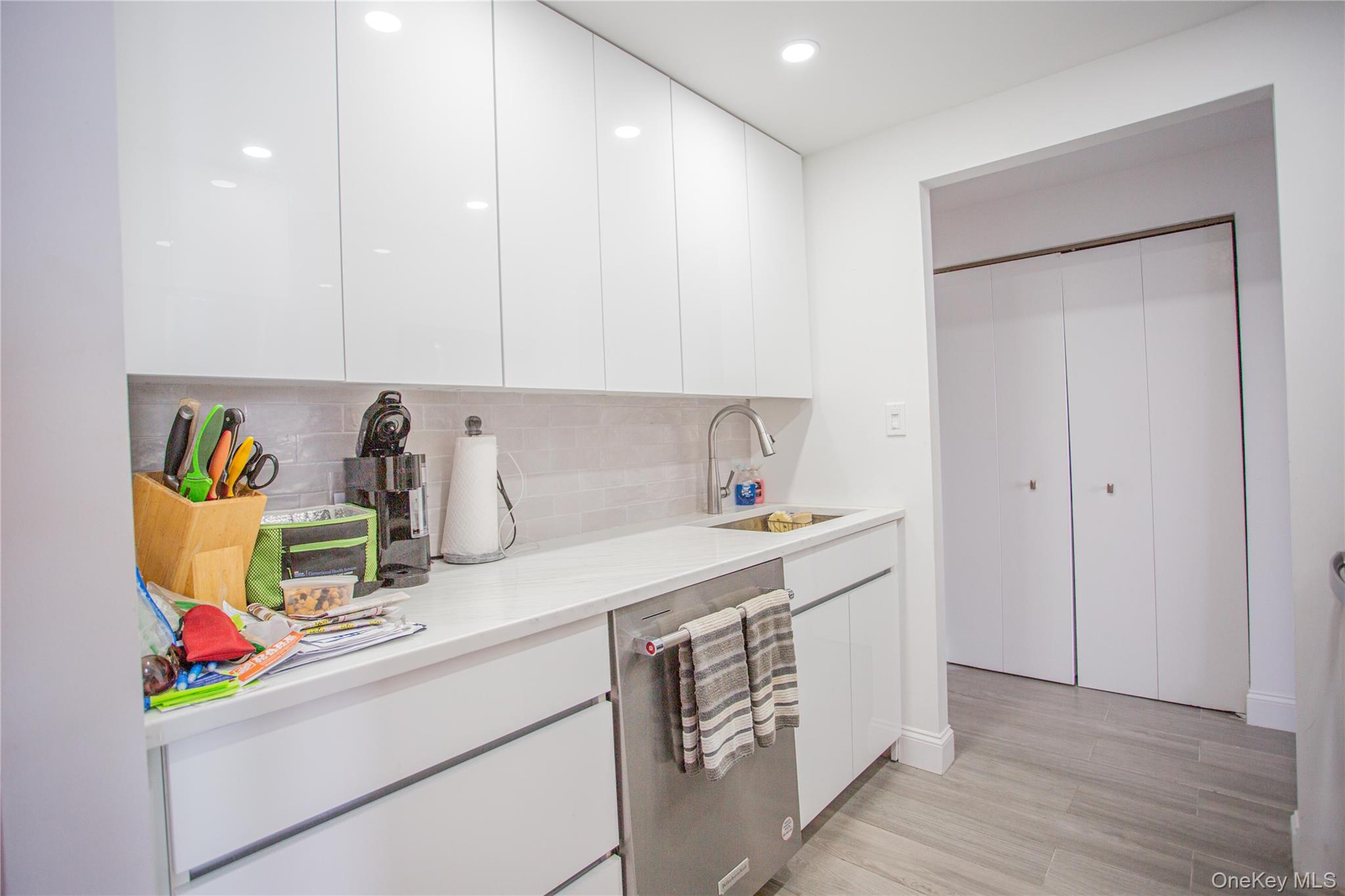 230 W Broadway, Long Beach, NY 11561