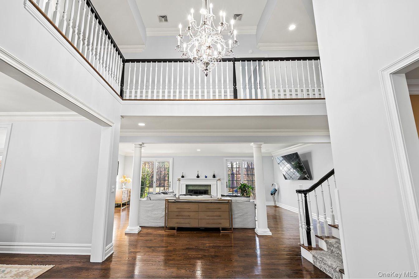 47 Valley Road, Old Westbury, NY 11568