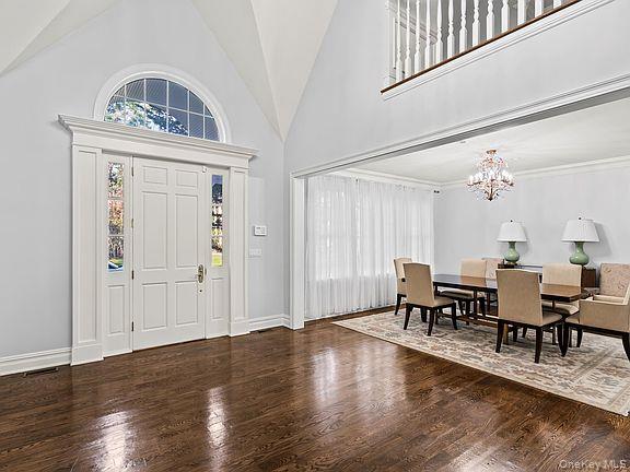 47 Valley Road, Old Westbury, NY 11568