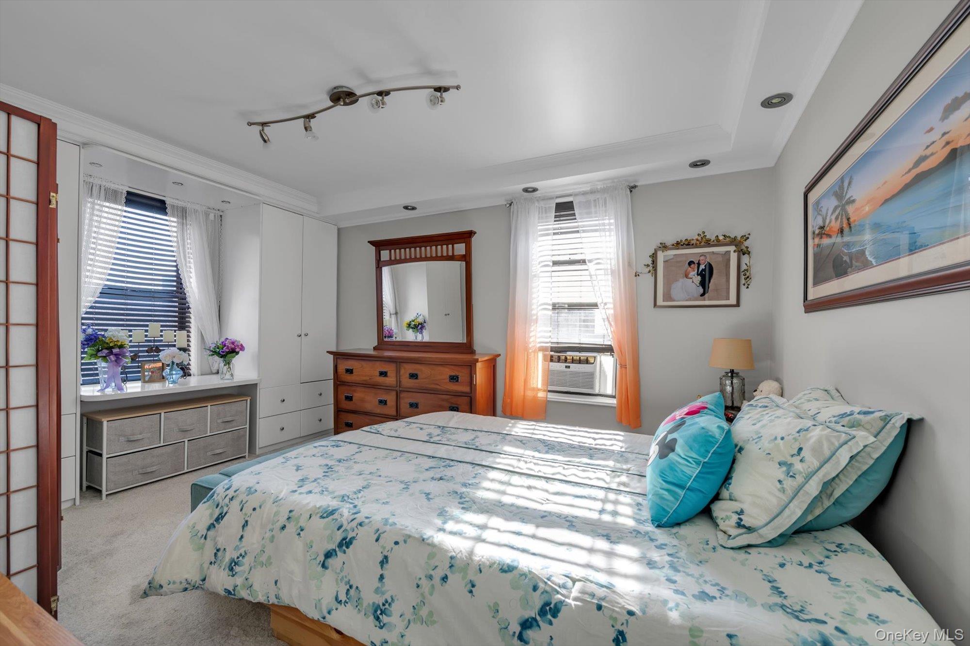 83-25 98 st # 4L, Woodhaven, NY 11421