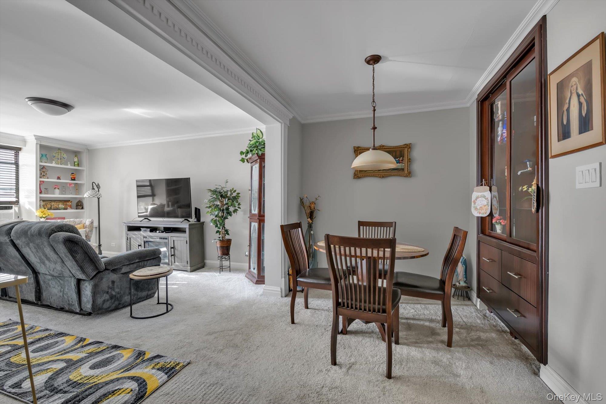 83-25 98 st # 4L, Woodhaven, NY 11421