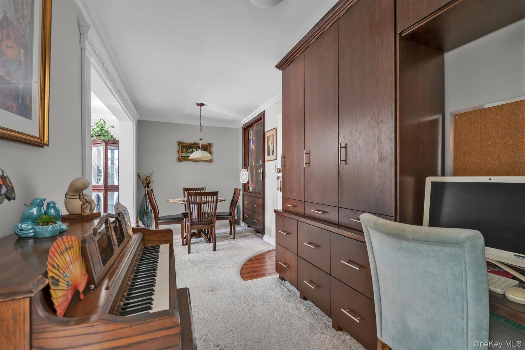 83-25 98 st # 4L, Woodhaven, NY 11421