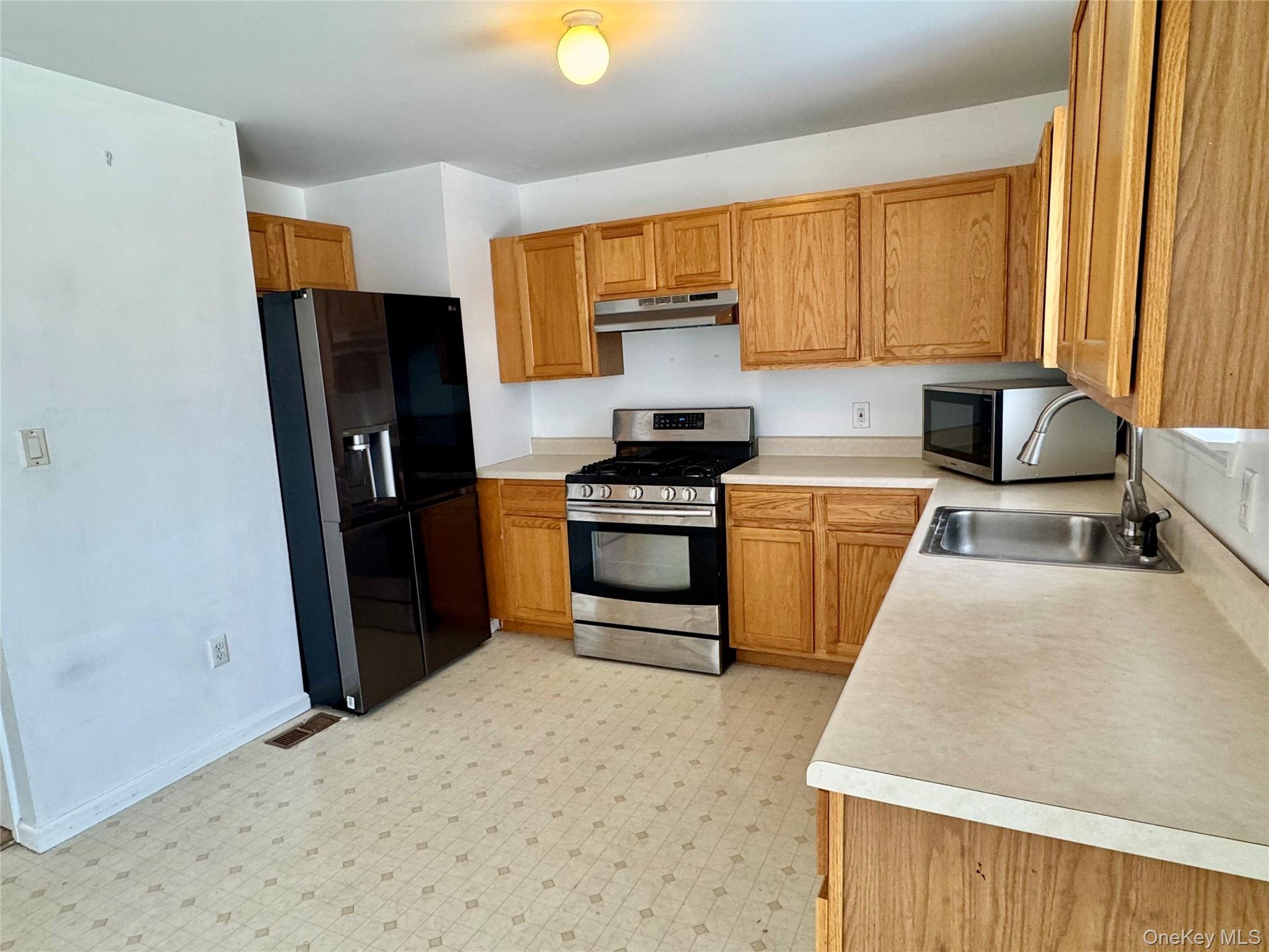 23 Peach Place, Middletown, NY 10940