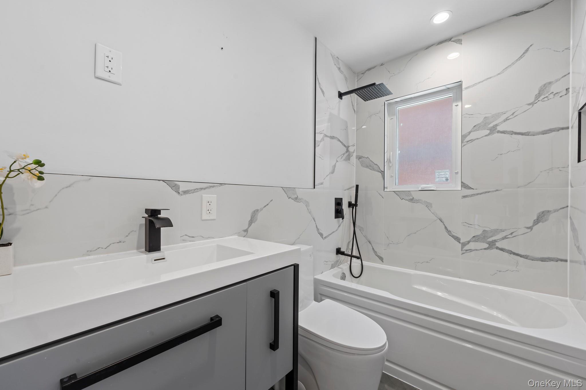 6435 138th Street, Flushing, NY 11367